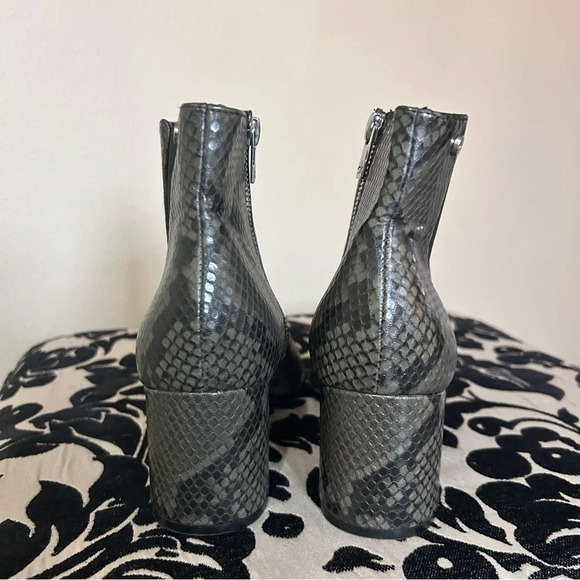 Calvin Klein Fiorrana Snake Print Ankle Heeled Booties 8.5 - Picture 6 of 7